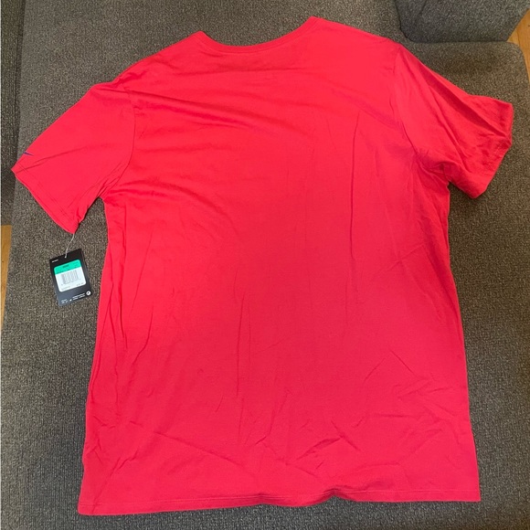 Nike T-shirt XL NWT - Picture 2 of 2